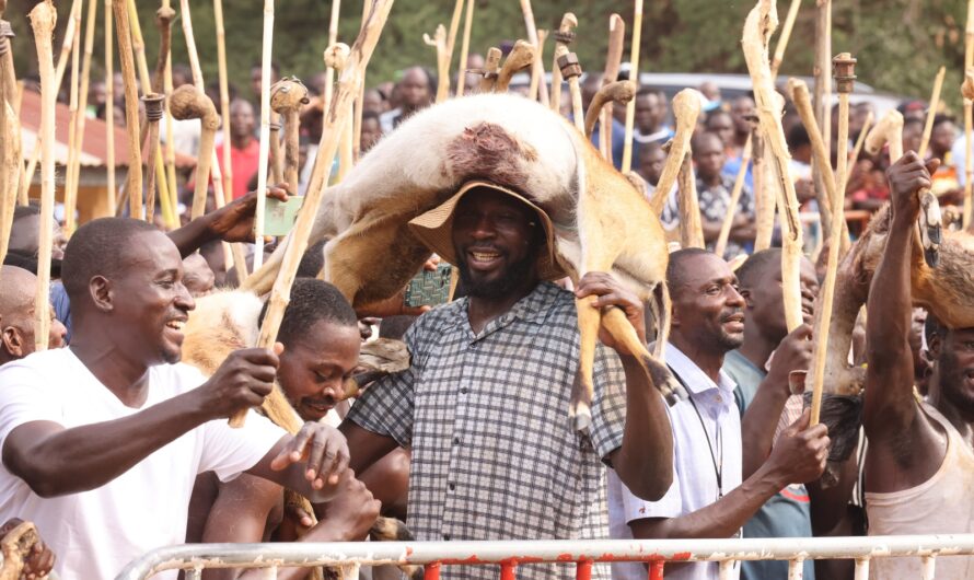 A Pya Hodo, Faure Gnassingbé assiste à la danse des chasseurs